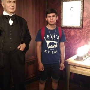 Meet your Posher, Adrian